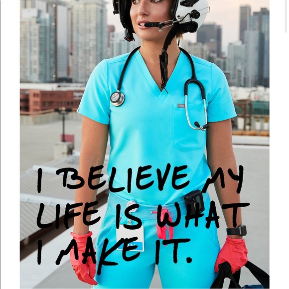 NWT FIGS Zamora Joggers Scrub Pants in Neon Blue - Picture 3 of 13